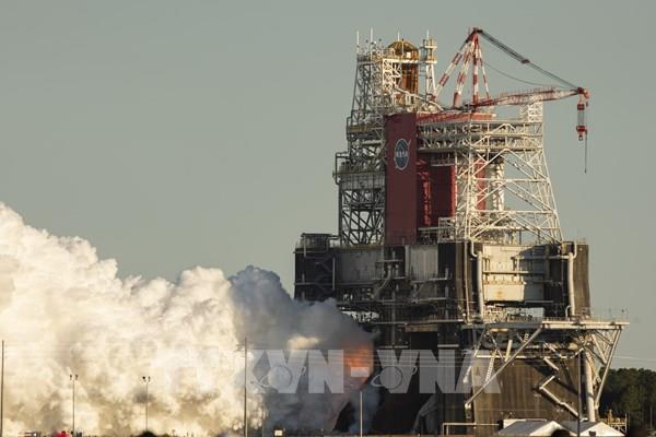 NASA thử nghiệm động cơ tên lửa đưa người lên Mặt Trăng