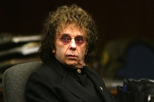 Nhà sản xuất âm nhạc huyền thoại Phil Spector qua đời vì COVID-19