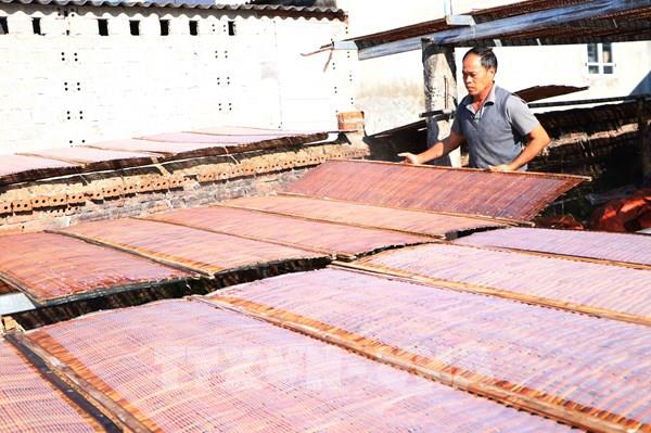 "Làng miến" chạy hết công suất để có sản phẩm giao cho các thương lái