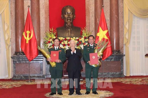 Tổng Bí thư, Chủ tịch nước trao Quyết định thăng quân hàm cho hai Thứ trưởng Bộ Quốc phòng