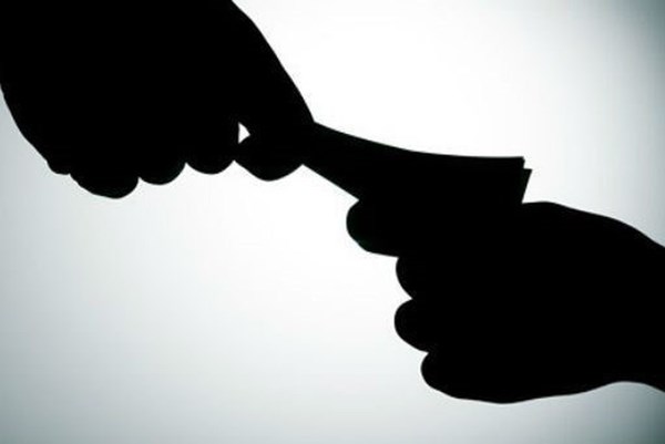 Long An khởi tố, bắt tạm giam Giám đốc trung tâm dạy nghề vì nhận hối lộ