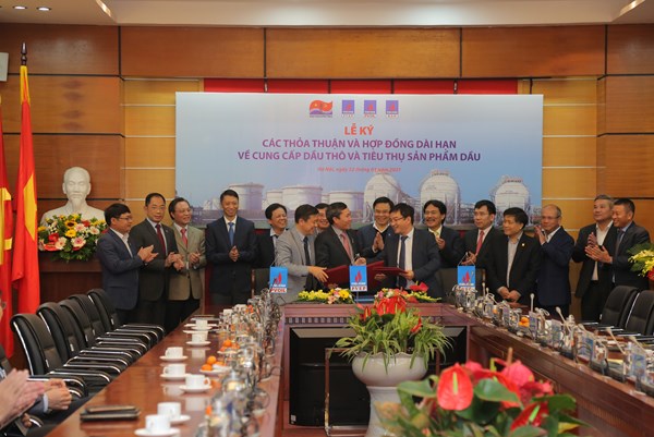 Vietsovpetro, PVEP, PVOIL và BSR hợp tác cung cấp dầu thô và tiêu thụ sản phẩm