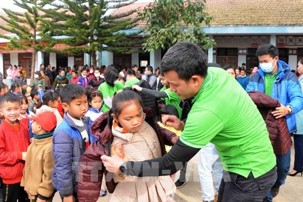 Đem sắc xuân đến đồng bào vùng biên