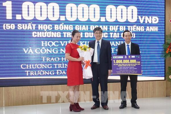Đại học "bắt tay" doanh nghiệp, đảm bảo đầu ra cho sinh viên