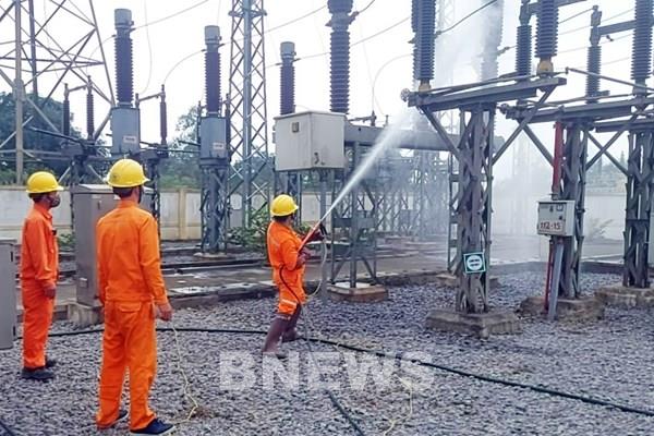 Điện lực Quảng Bình tăng tần suất vệ sinh hotline