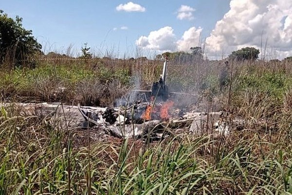 Rơi máy bay chở CLB bóng đá, 6 người thiệt mạng