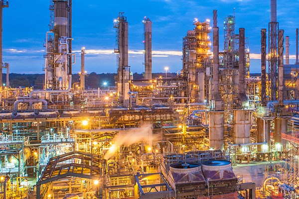 Mỹ: Lợi nhuận của các nhà máy lọc dầu giảm mạnh