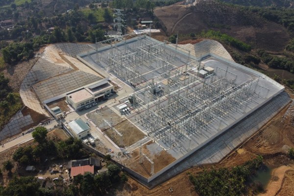 Đóng điện xung kích trạm biến áp 220kV Mường La và đấu nối