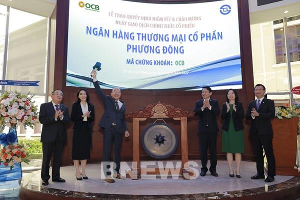 OCB "chào sàn" HOSE, giá niêm yết 22.900 đồng/cổ phiếu