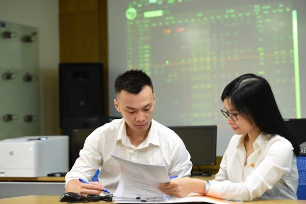 Cổ phiếu dầu khí “thăng hoa” cùng giá dầu