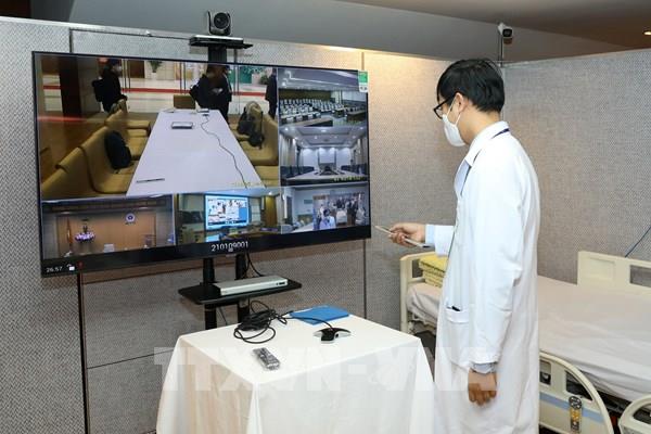 Chuyên gia đầu ngành hội chẩn ba bệnh nhân COVID-19 nặng
