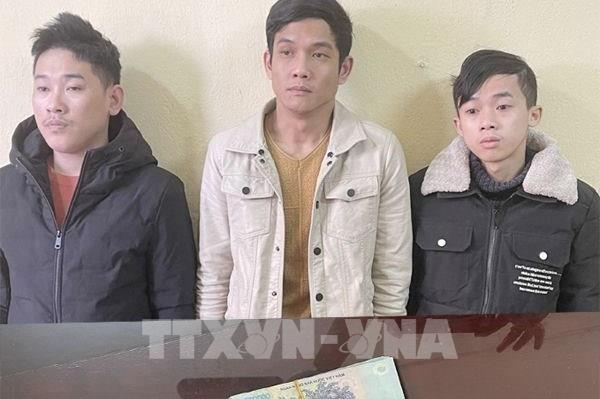 Bắt 3 đối tượng hack tài khoản ngân hàng chiếm đoạt hàng tỷ đồng