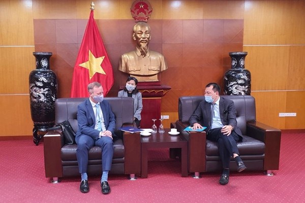 Việt Nam- Vương quốc Anh trao đổi hợp tác thương mại và năng lượng