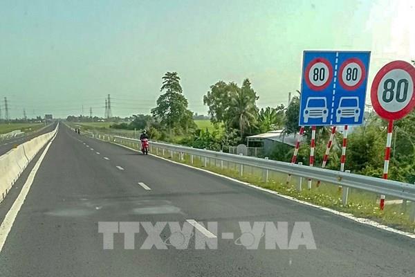 Bất an khi xe mô tô “vô tư” đi vào cao tốc Lộ Tẻ - Rạch Sỏi ( Cần Thơ)