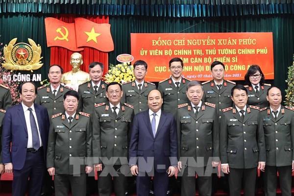 Thủ tướng Nguyễn Xuân Phúc thăm và chúc Tết các đơn vị Công an nhân dân