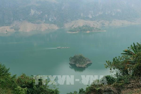 Trải nghiệm cung đường Huổi Só - Huổi Lóng chạy dọc ven dòng sông Đà