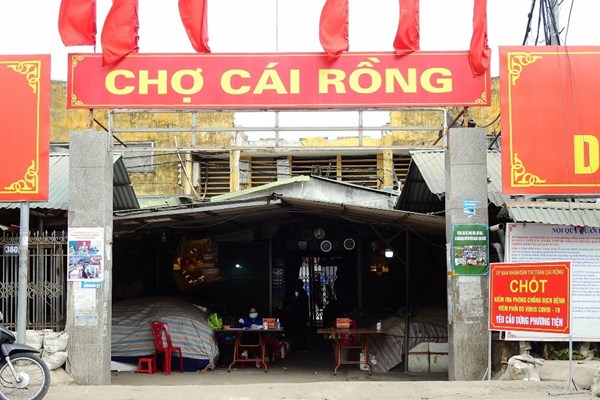 Quảng Ninh mở cửa dịch vụ hành chính công và chợ Cái Rồng