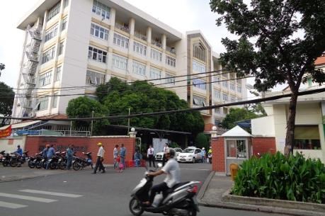 Khởi tố, bắt tạm giam Phó Giám đốc Bệnh viện Mắt Tp Hồ Chí Minh