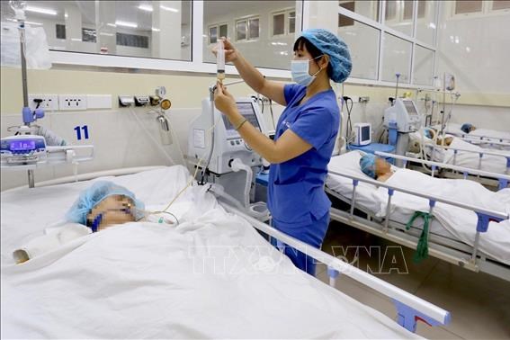 Để nhận biết dấu hiện đột quỵ, hãy nhớ tới từ F.A.S.T