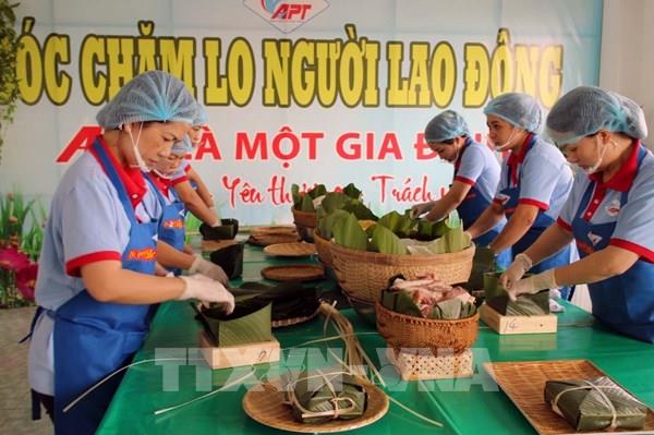 Mang mùa Xuân đến với người lao động: Ấm áp và nghĩa tình