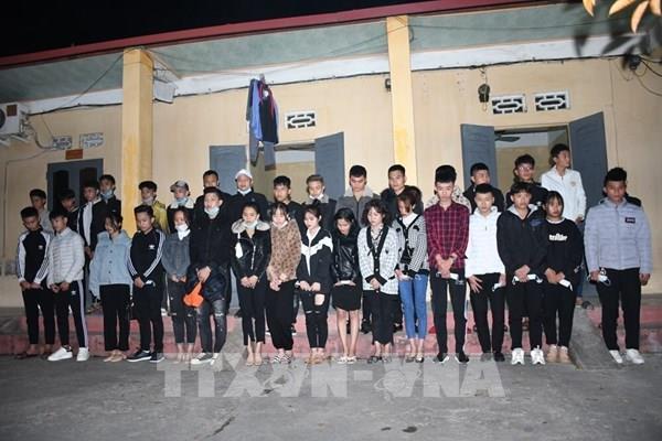  Tạm giữ 34 thanh niên vượt chốt kiểm soát dịch bệnh từ Hải Dương vào Hải Phòng