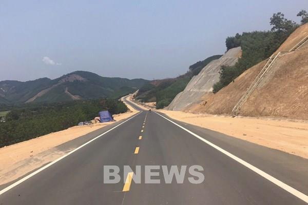 Chuẩn bị khởi công hai dự án cao tốc Bắc - Nam vừa chuyển đầu tư công