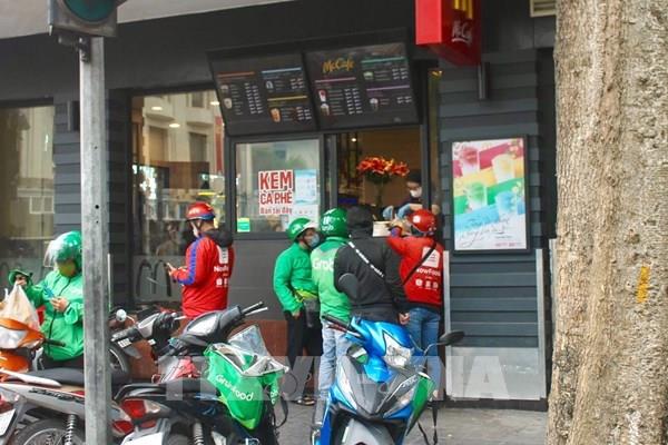 Quán xá đóng cửa phòng dịch, người dân chuyển sang mua, bán online