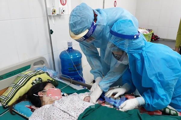 Thực hiện thành công 3 ca sinh mổ trong các khu cách ly tại Hưng Yên