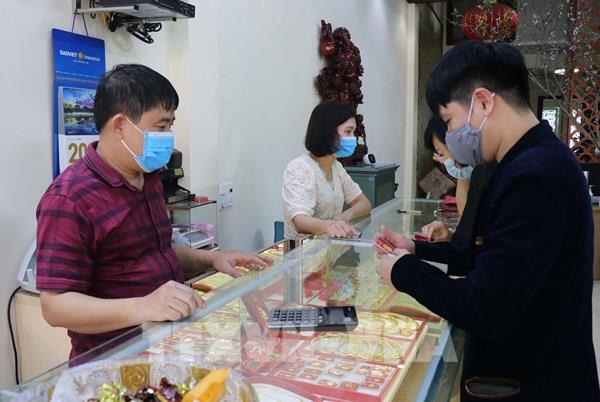 Điều gì đang diễn ra với giá vàng trong nước?