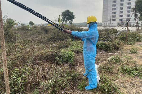 Dịch COVID-19: Điện lực miền Bắc đảm bảo kinh doanh, dịch vụ khách hàng