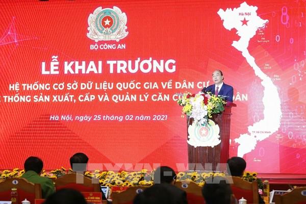 Thủ tướng Nguyễn Xuân Phúc: Đẩy nhanh chuyển đổi số trong quản lý nhà nước và dân cư