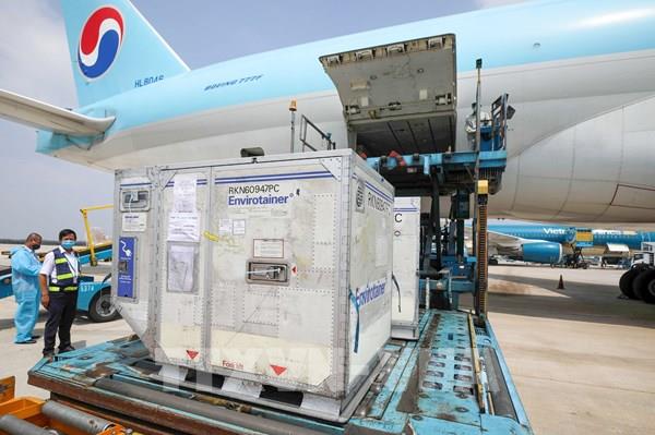 Thủ tướng đồng ý đề xuất mua vaccine phòng COVID-19 của một số tỉnh thành