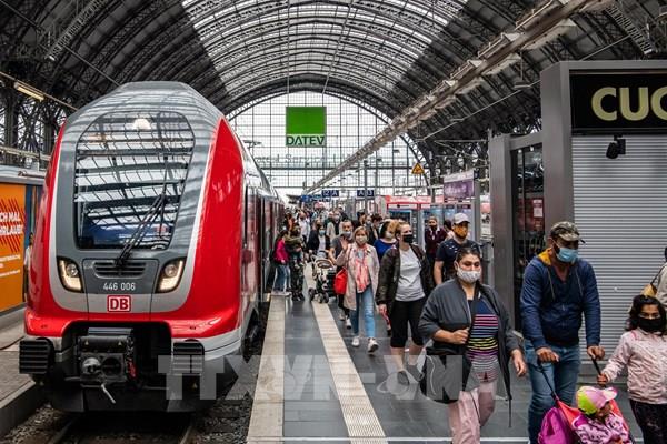 Đức thử nghiệm robot có thể quét sạch cả virus gây bệnh COVID-19