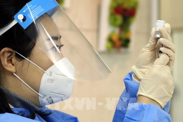 Nhật Bản điều tra vụ vaccine ngừa COVID-19 bị hỏng
