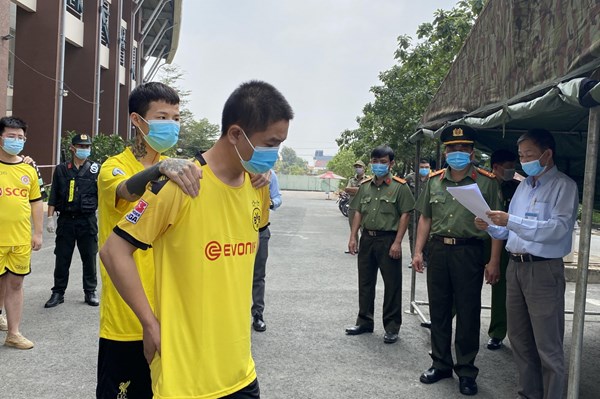 Trục xuất 11 người nước ngoài nhập cảnh trái phép vào Bình Dương