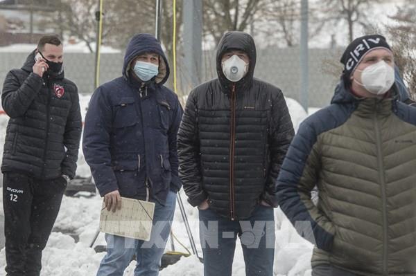 Đeo hai khẩu trang có thể phòng ngừa lây nhiễm virus SARS-CoV-2?