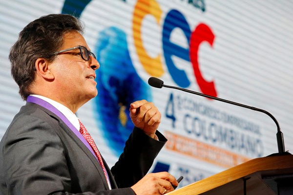 Colombia nâng mức trần thâm hụt ngân sách tài khóa 2021