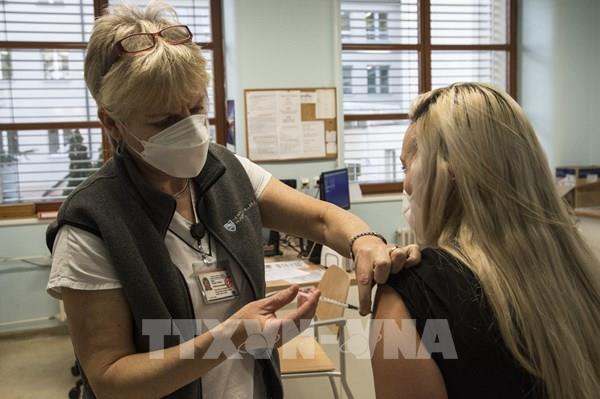 Séc đẩy tiến độ tiêm vaccine ngừa COVID-19