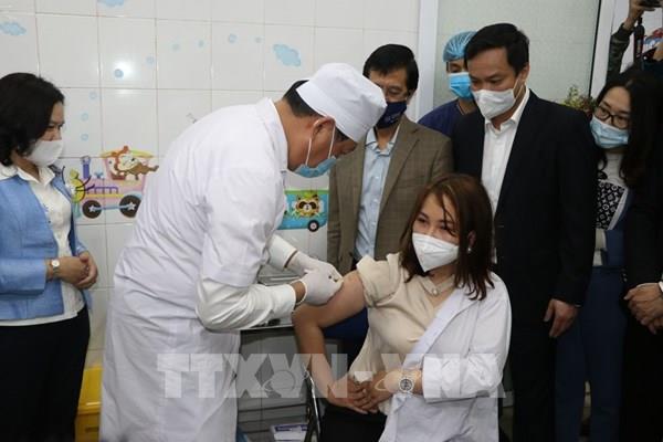 Hải Dương: Ngày đầu tiên tiêm vaccine phòng COVID-19