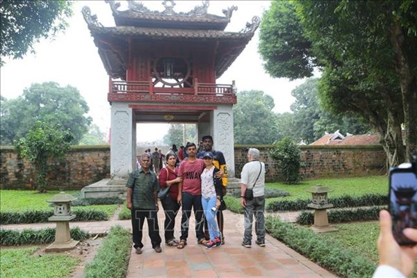 Khi nào du lịch Việt Nam có thể đón khách quốc tế trở lại?