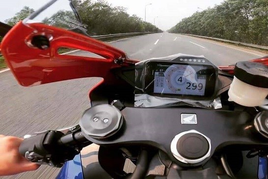 Xử lý nghiêm lái xe máy chạy tốc độ gần 300km/h trên Đại lộ Thăng Long