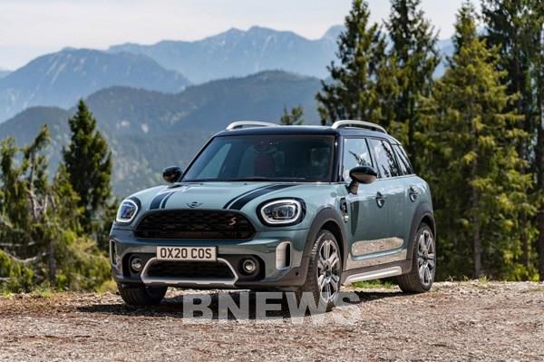 Mẫu xe lớn nhất của MINI về Việt Nam có giá bán từ 2,439 tỷ đồng