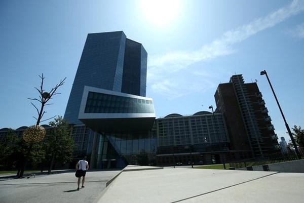ECB sẽ tăng tốc độ mua trái phiếu trong đại dịch vào quý tới