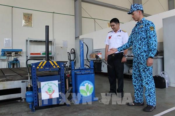 Sáng kiến của Hải quân: Máy ép rác thủy lực trên tàu ngầm thiết kế nhỏ gọn