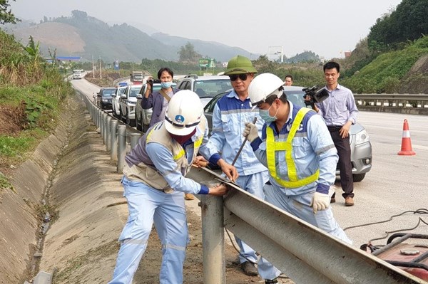 Tổng rà soát vi phạm hành lang đường cao tốc