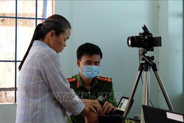 CMND, CCCD mã vạch còn hạn có cần thiết đổi sang CCCD gắn chip không?