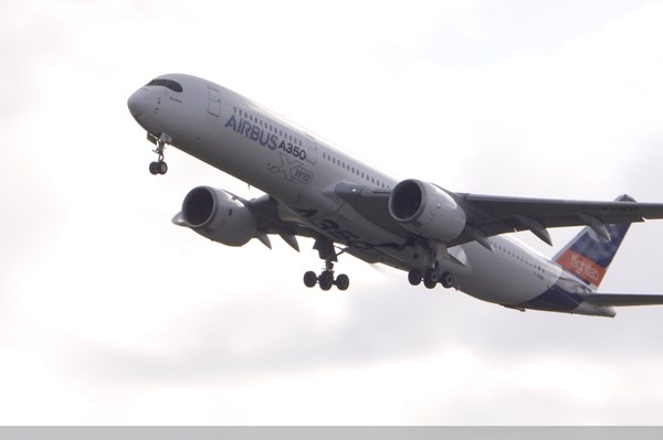 Airbus hợp tác khởi động dự án sử dụng nhiên liệu bền vững bằng máy bay chở khách