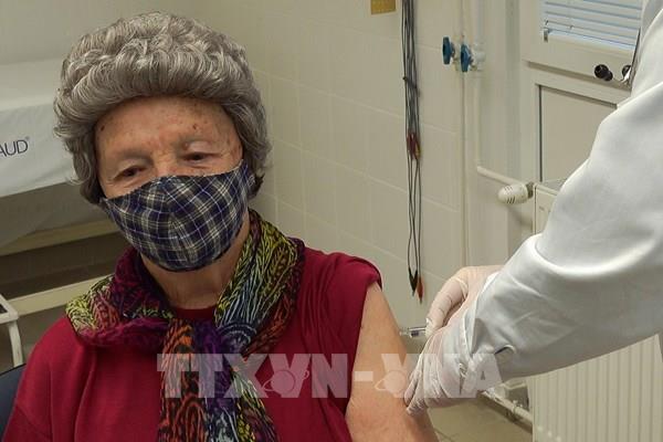 Cơ sở kinh doanh dịch vụ của Hungary sẽ mở cửa trở lại từ ngày 7/4