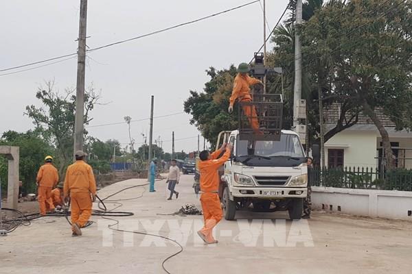 Phản hồi thông tin TTXVN: Ninh Bình di dời hàng cột điện giữa lòng đường