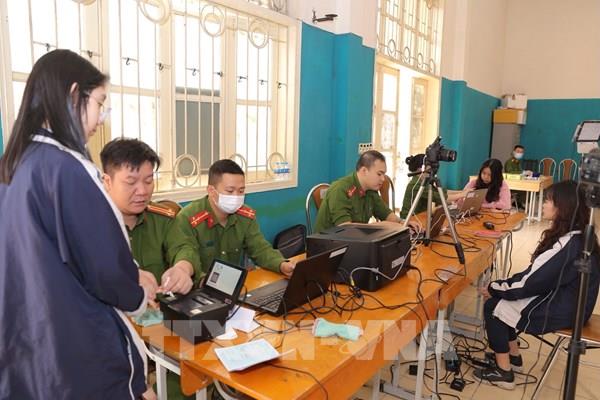 Làm CCCD nhưng bị sai thông tin có phải về tận nơi cư trú để sửa?